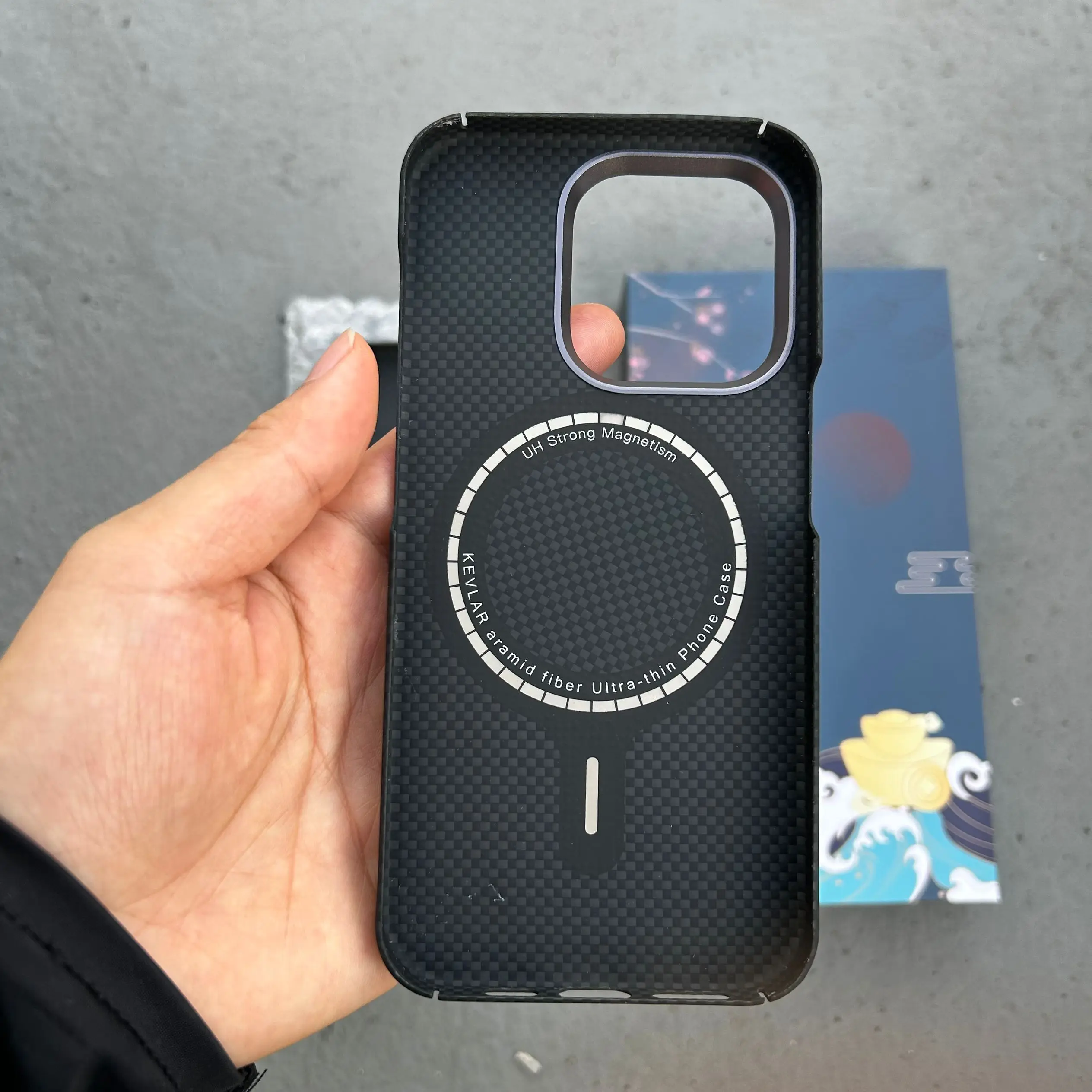 Premium Magnetic Carbon Fiber Phone Case with MagSafe - Kevlar Aramid Fiber Design