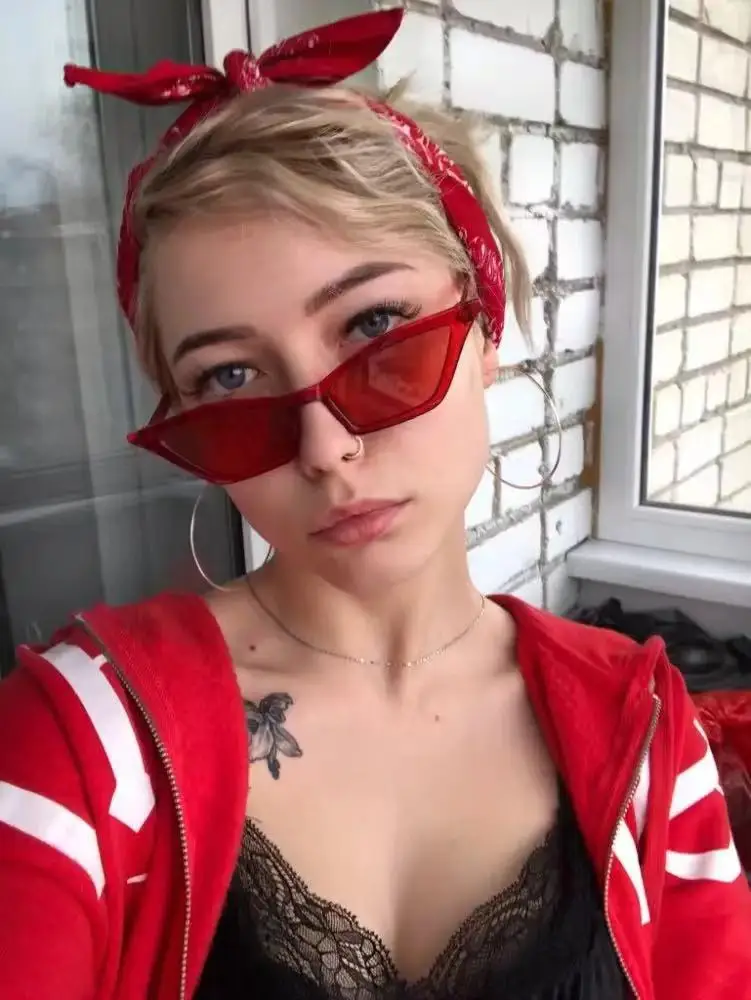 New Vintage Sexy Cat Eye Sunglasses Women Small Triangle Ladies Sunglasses Red Female Trending Streetwear UV400 Shades Eyewear