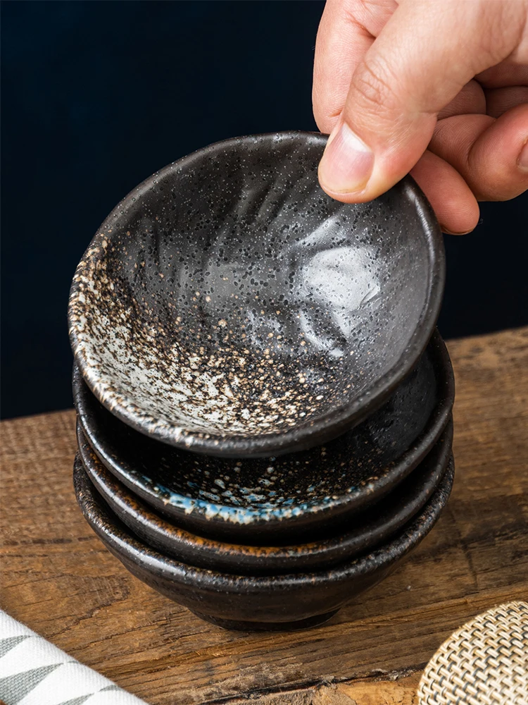 A Set of 4 Ceramic Dishes in Different Colors, Perfect for Soy Sauce, Vinegar, Snack Plates, Sushi, Seasonings, Appetizers