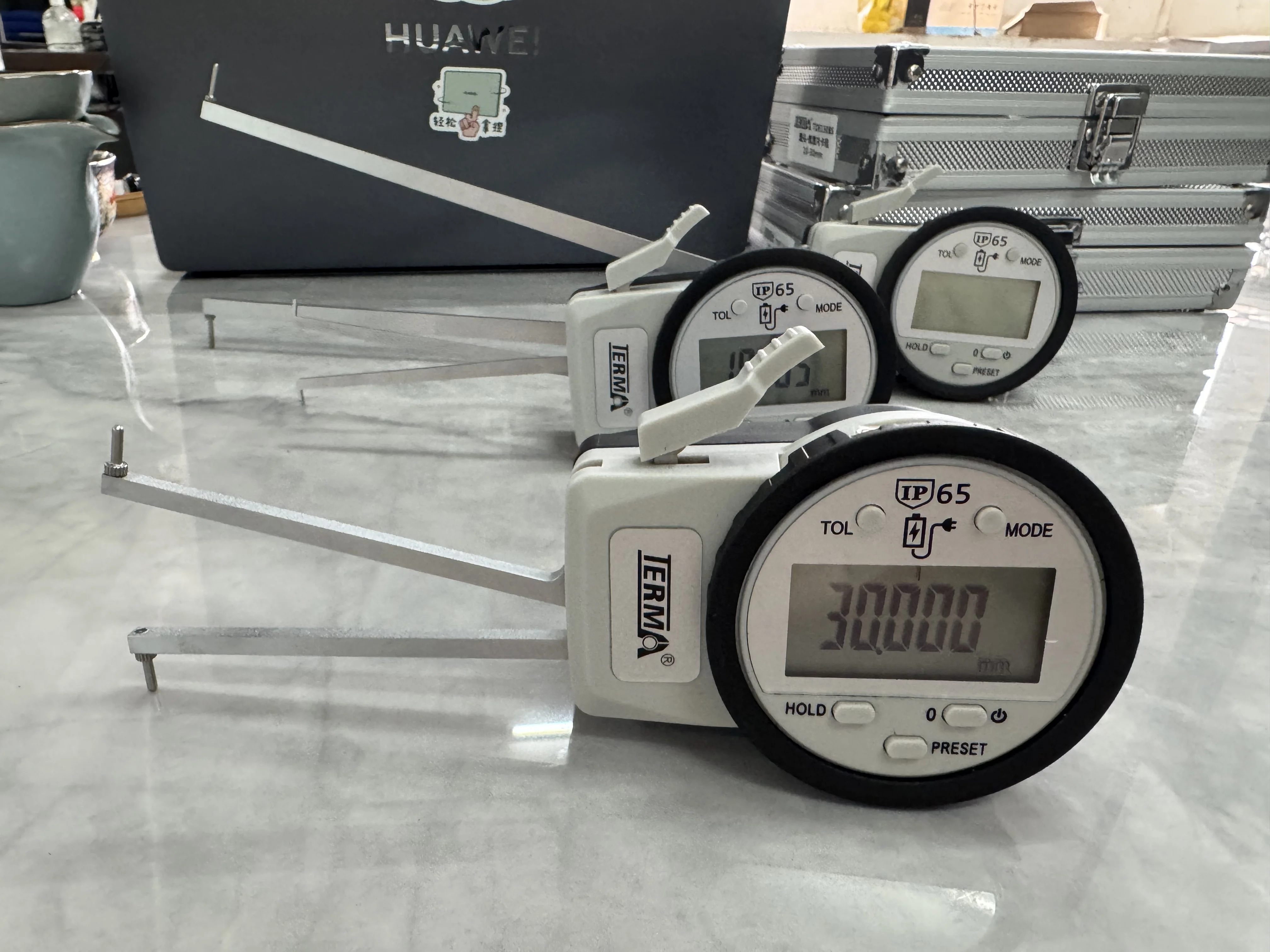 TERMA 브랜드 IP65 방수 디지털 마이크로미터(내부 측정용), 측정 범위는 5-15mm, 10-30mm, 30-50mm, 50-100mm입니다.