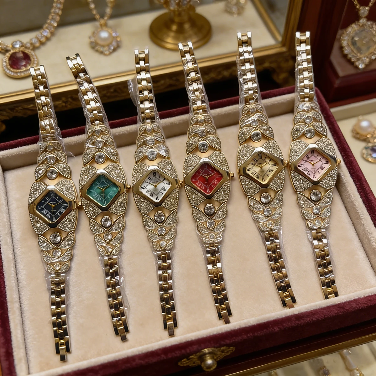 Women's Bracelet Quartz Watch with Diamonds, Fashionable and Casual Style, Versatile and Elegant Wristwatch, Simple Design That Goes with Any Outfit