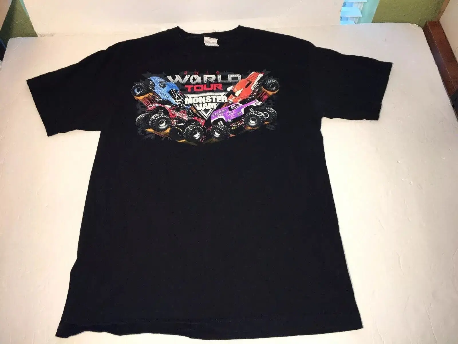 Футболка Monster Jam 2014 World Tour, размер M, Гравировальный экскаватор Max D Mohawk Toro Loco