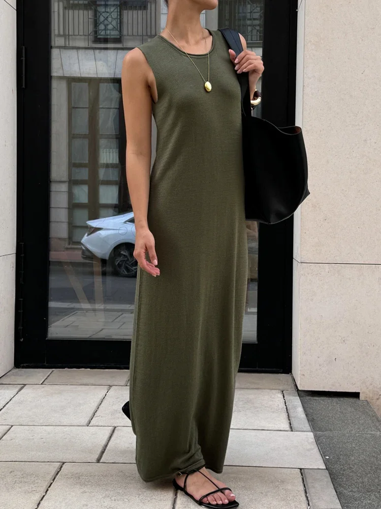 Sleeveless Knitted Maxi Dress with Ribbed Design