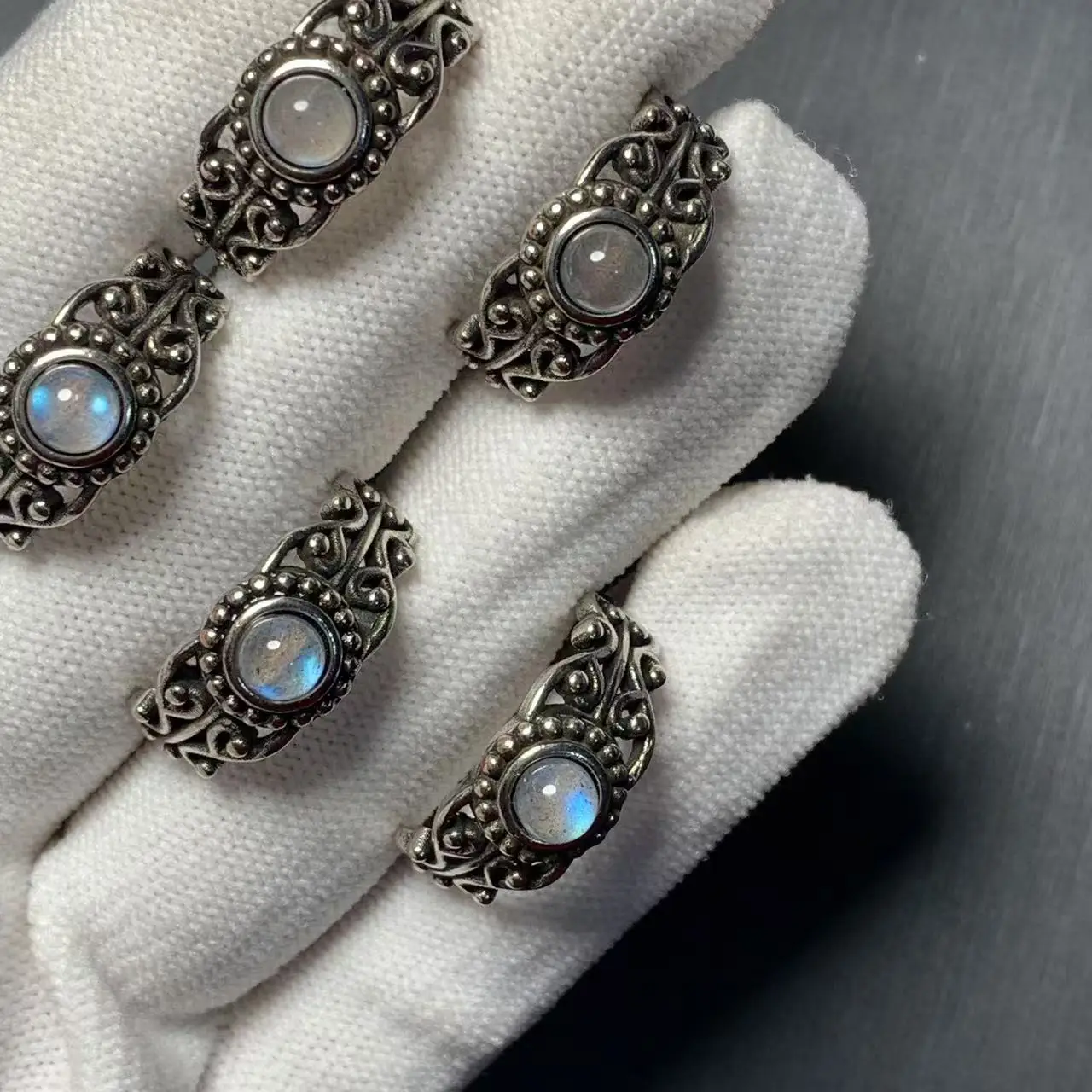 VINTAGE  ROUND BLACK METAL Natural Moonstone Ring Adjustable Female Jewelry for Women Gift Wholesale High Quality Fine