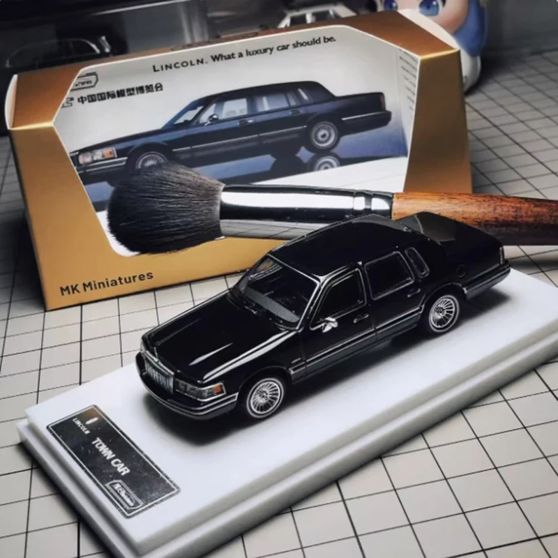 MK 1:64 스케일 1992 링컨 타운 카 합금 자동차 모델 클래식 성인 기념품 선물 정적 디스플레이