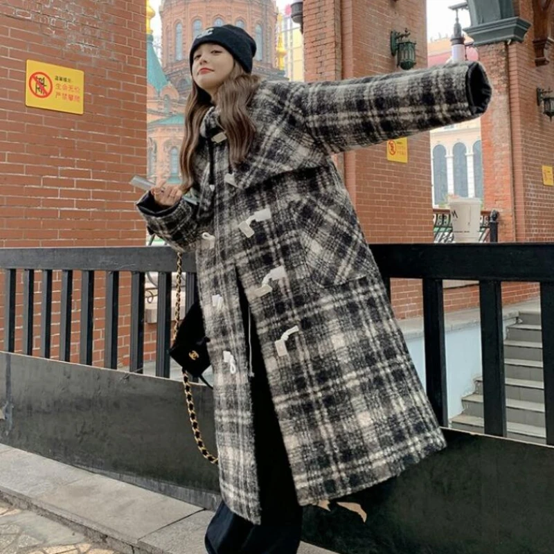 Winter New Women Horn Button Woolen Coat Female High-Grade Hooded Retro Plaid Outwear Casual Fashion Long Below The Knee Outcoat