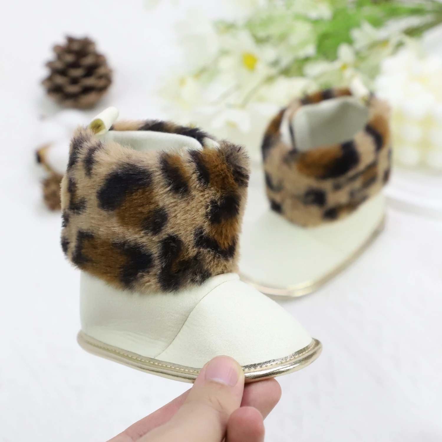 Baby toddler shoes, leopard print style, cute plush heart boots, warm and non-slip, suitable for daily & party wear, winter models 1