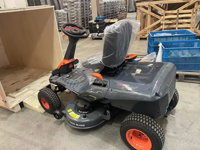 Riding Lawn Mower Lawn Tractor Ride-on Lawn Mower With Rear Grass Cutting Machine LM-38LI Lawn shredder 4