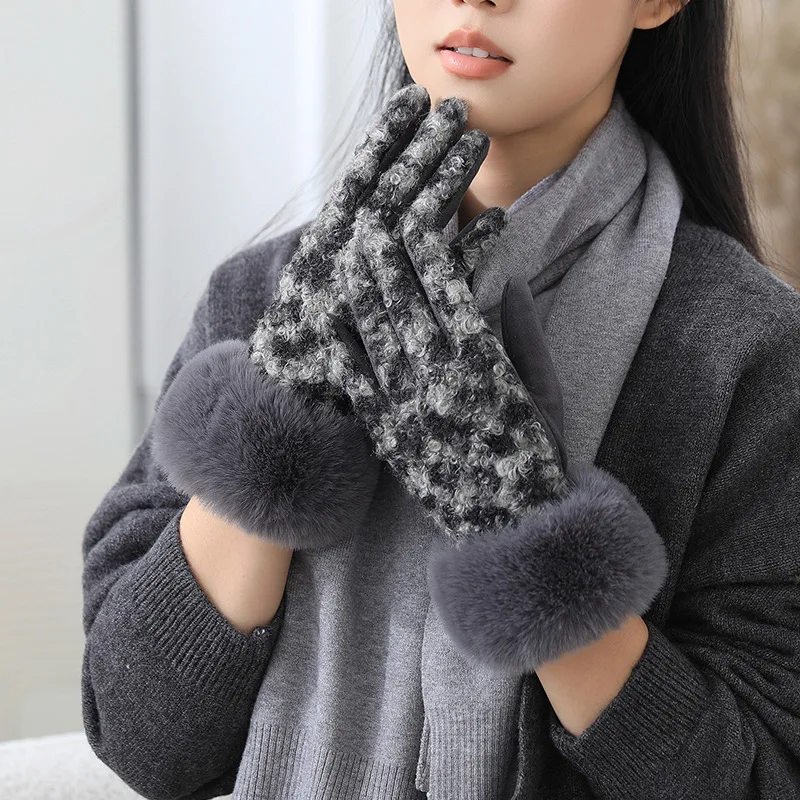 Imitation Lamb Wool Leopard Print Suede Women Winter Keep Warm Touch Screen Gloves Fashion Elegant Hairy Wrists Add Velvet