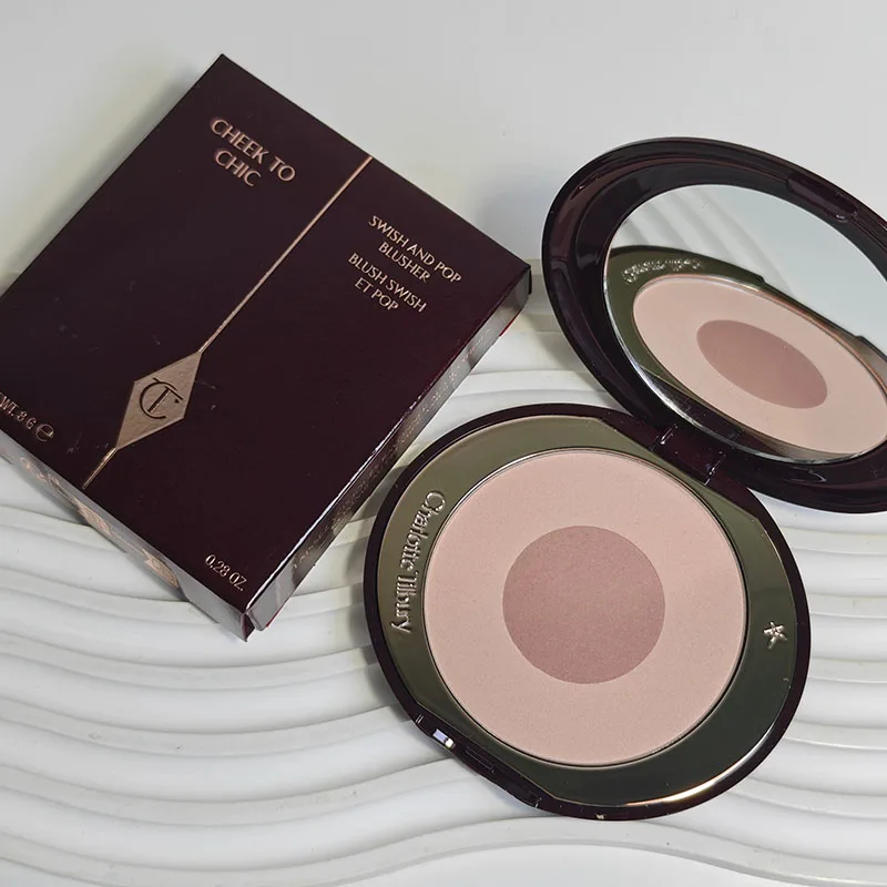 Set Trucco CT: Spray Modellante Traspirante, Polvere a Texture Fine, Blush in 2 Colori, Lucidalabbra, Cosmetici in Confezione Dorata - immagine 6