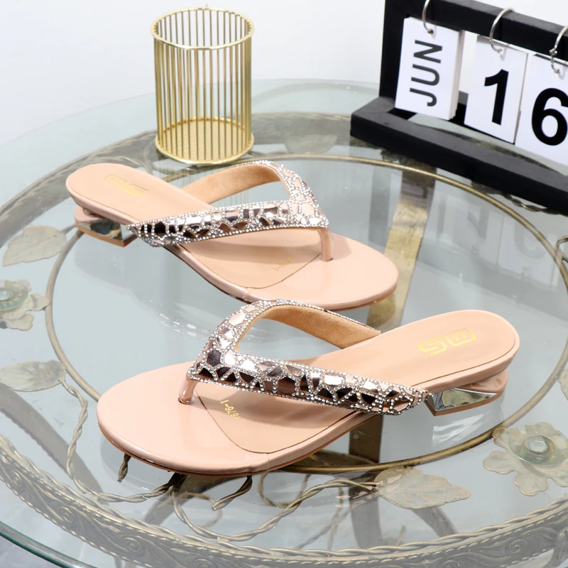 flip-flops 2023 summer wear clip toe low heel rhinestone women's slippers fashion Flat-bottomed plus size Joker women's shoes