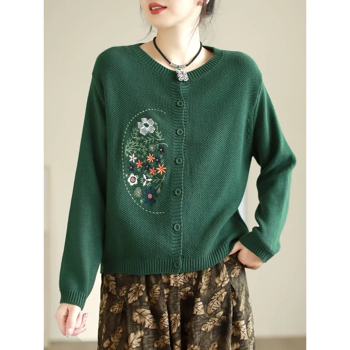 

Chinese Style Womens Embroidered Knitted Cardigan Thin Sweater