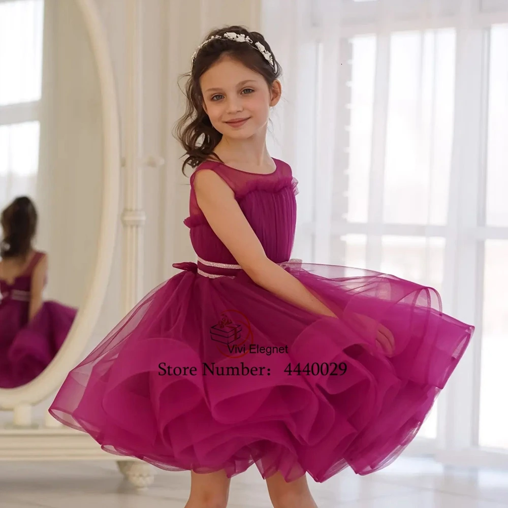 

Scoop Sleeveless Tiered 2023 Tutu Girls Pageant Dress Kids Knee Length Organza Christmas Gown with Belt فساتين اطفال للعيد 2023