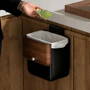 Hanging Compost Trash Bin 1