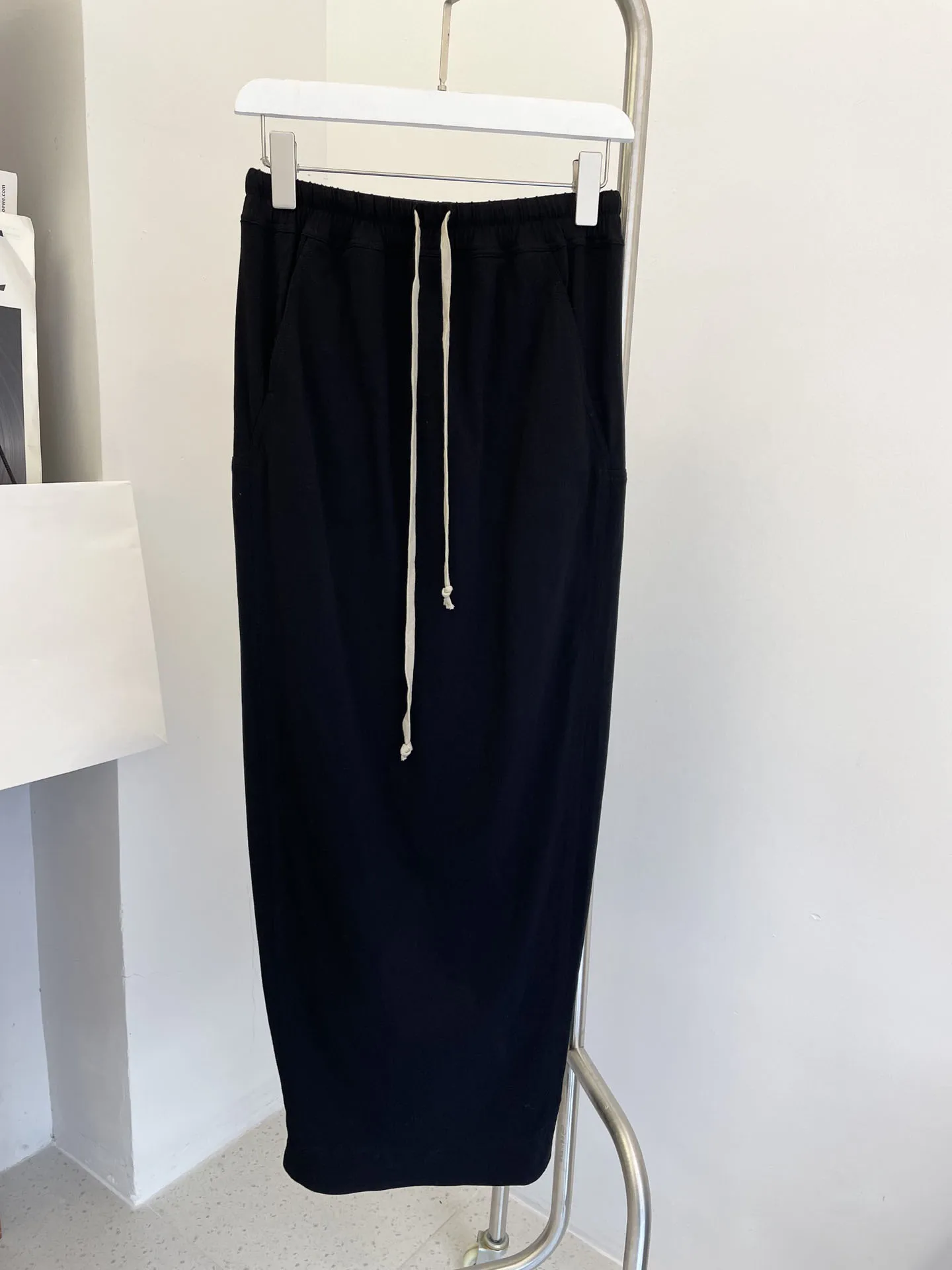 

Slit skirt Contrasting color drawstring back piece Cross slit design Casual fashion 2023 summer new hot