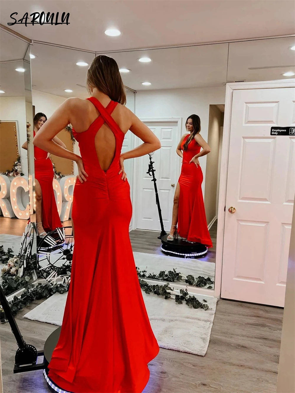 Рисунок 4 - Женское платье с лямкой на шее It's yiiya