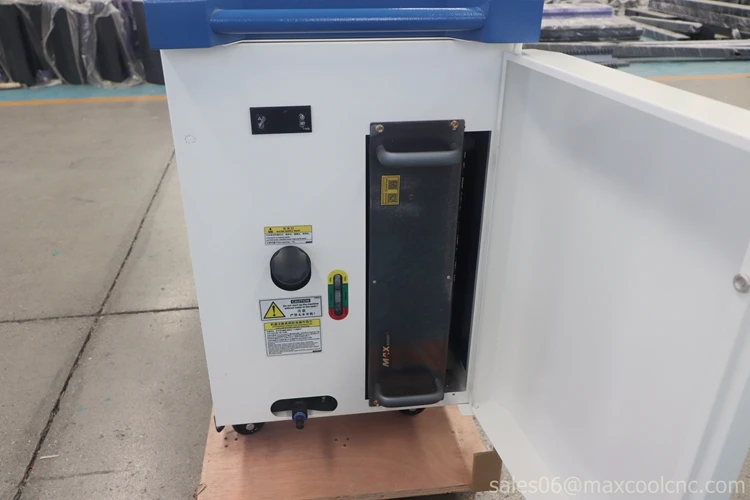 Metal Laser Cleaner Rust Removal SUP22C Head 1KW 1.5KW 2KW 3KW Handheld CW Fiber Laser Cleaning Machine