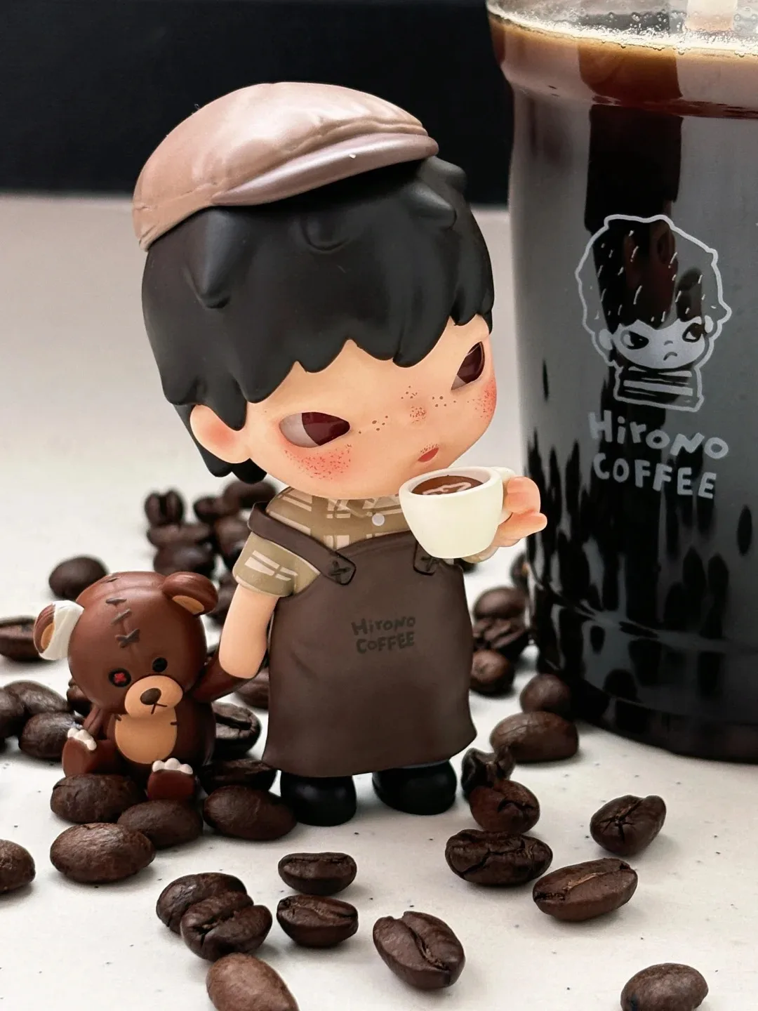 POPMART オリジナル商品 ヒロノシリーズ コーヒーフィギュアとトラベル