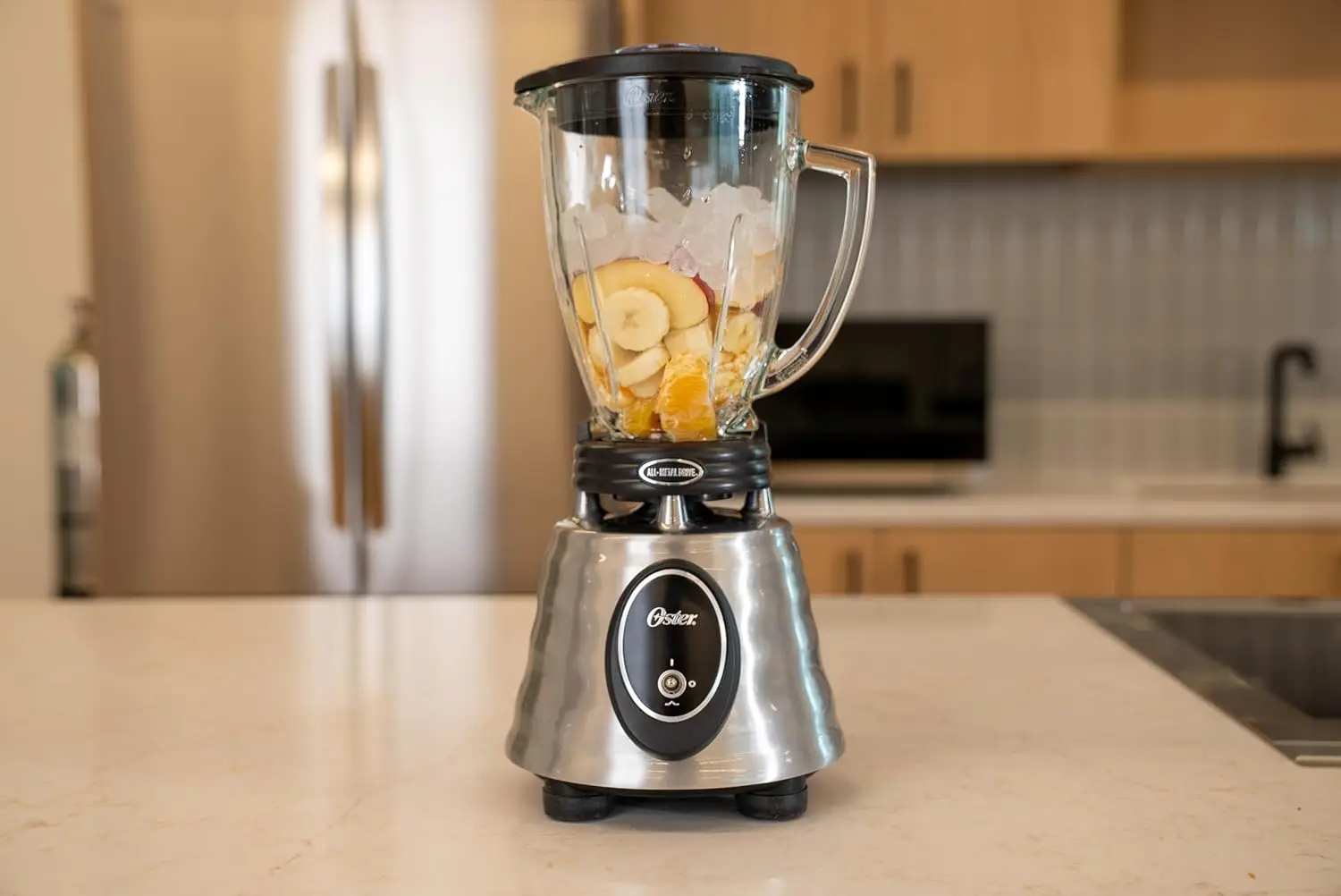 Classic Series Heritage Blender with 6-Cup Glass Jar, 1000W Power, StainlSteel Countertop Kitchen Blender