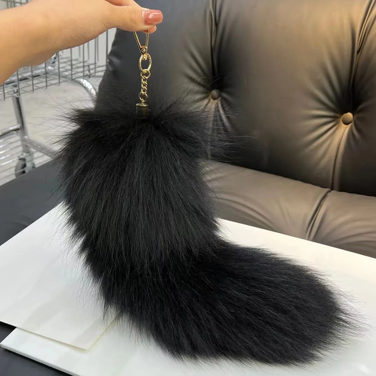 2023 Real Fox Fur Tail Large Long Natural Fur tail Keychain Pendant Cosplay  tail Cute Wolf Fox Tail Fur Car Keychains For Women
