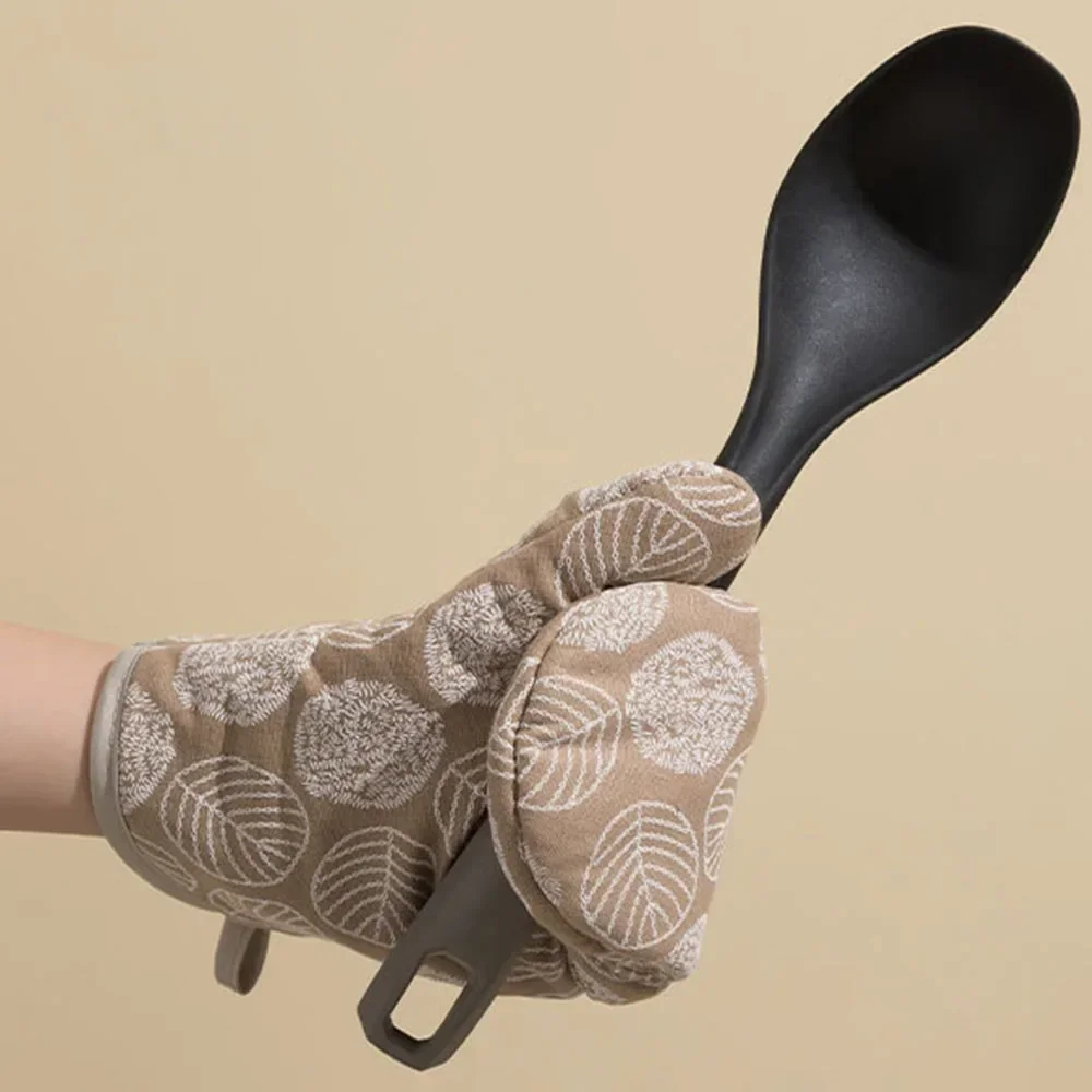 Kitchen Baking Oven Gloves Thick Heat Resistant Gloves, Microwave Oven Gloves, Anti-scalding Printed Gloves