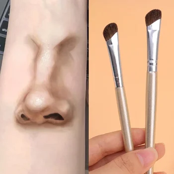 Flat Angled Nose Contour Brush 1
