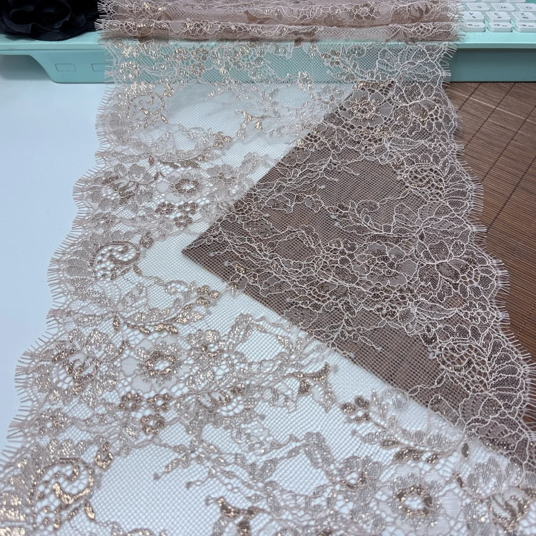 Spitzenbesatz, Schokolade, Wimpernspitze, braune Farbe, Chantilly-Spitzenbesatz, Bekleidung, zweifarbiger Stoff, Spitze, DIY, dunkelgrüne Spitze, Nähen, Basteln – Detail 2