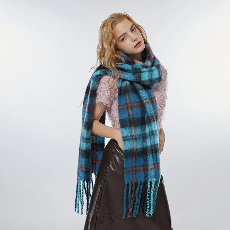 

Woman Contrast Soft and Comfortable Casuals Scarf Keep Warm New Winter Fashion Plaid Color Blocking Tassel Outdoor Long Shawl