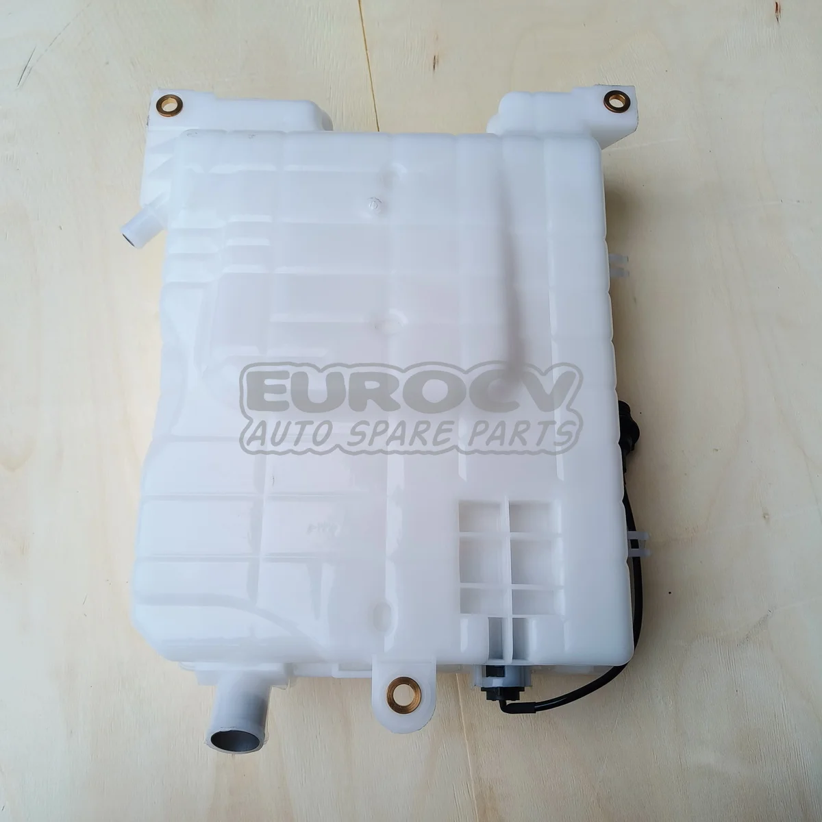 Spare Parts for Renault Trucks RTE 7420828416 Coolant Expansion Tank