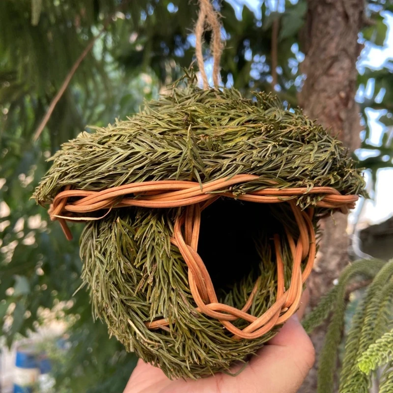 Hand-Woven Bird House Natural Grass Bird Nest Shelter Hut Small Hideaway Outside Sparrows Hanging Parrot Nest Houses Pet