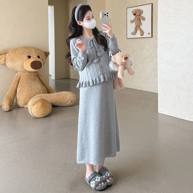 임산부 가을 부드럽고 달콤한 러플 밑단 폼폼 단추 달린 스웨터 코트와 캐미 드레스 투피스 세트 부드럽고 편안함