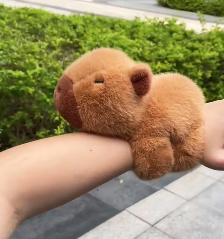 Lovely Capybara Animal Slap Snap Wrap Wristband Bracelet Plush Stuffed Animal Kawaii Capybara Hand Ring Wristband Kid Funny Toys velvet creative jewelry storage display box lovely animal bracelet box for earrings necklace ring display gift case