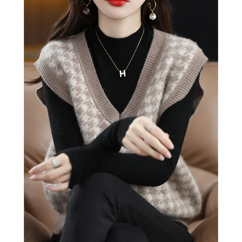 

Women's Warm Autumn And Winter Pure Wool Vest V-neck Thousand Bird Check Loose Fold Over Vest Fashionable Outer Sweater Vest