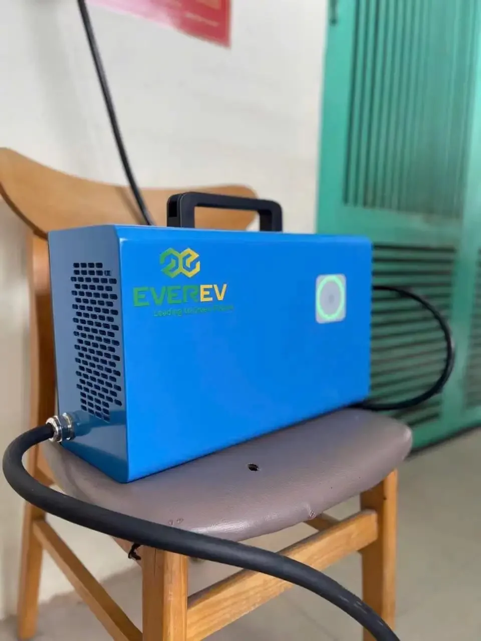 MYT Vinfast CCS2 7KW 휴대용 DC 전기차 충전기 새 제품 전기차 충전소