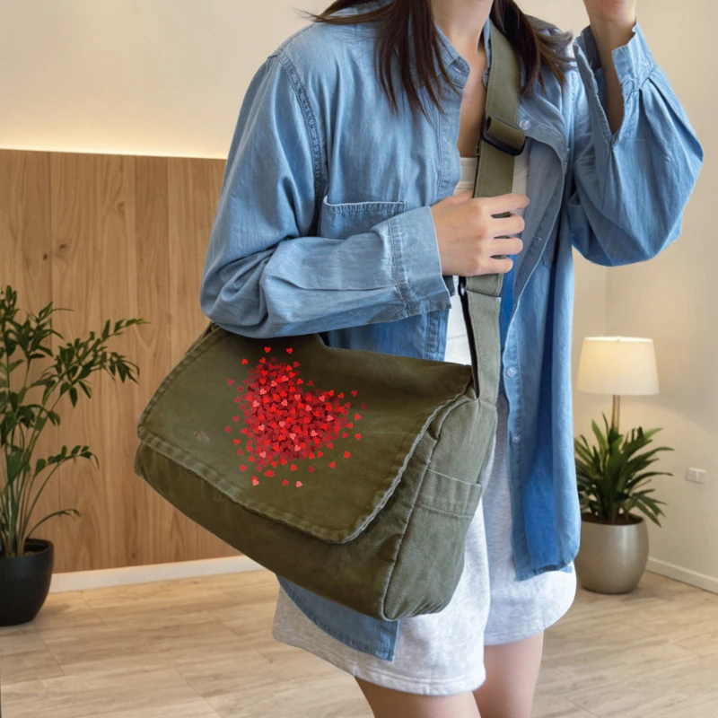 Vintage Women's Shoulder Bag Heart Print Canvas Large Capacity Crossbody Bag Daily Use Messenger Bag