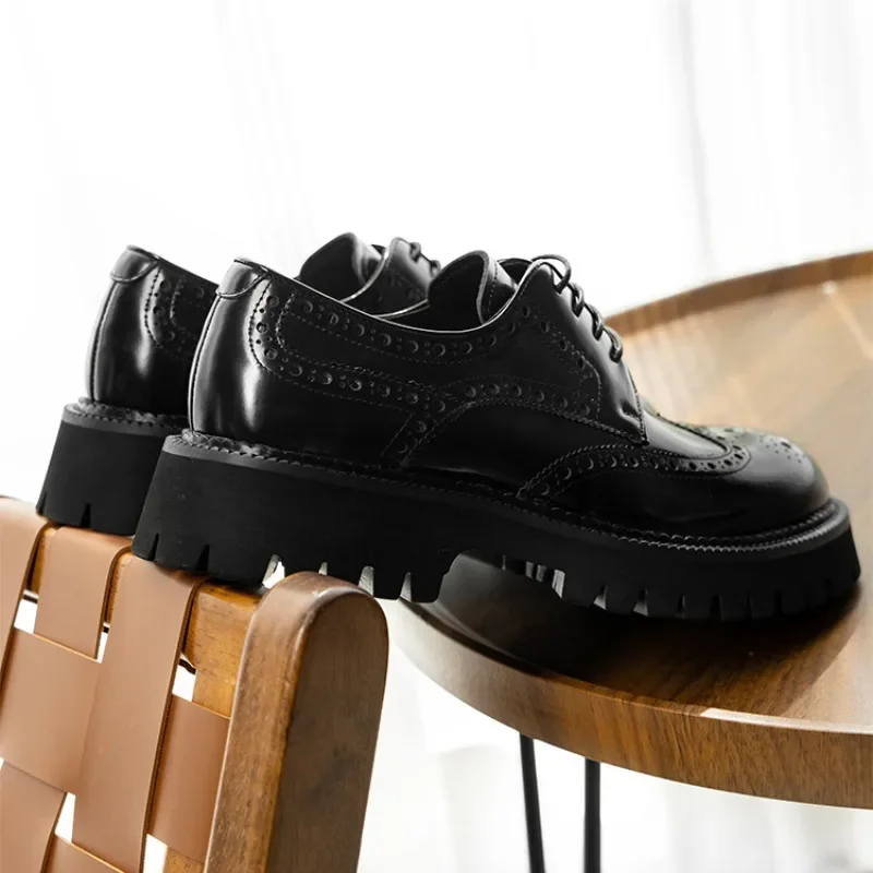 Retro Patent Leather Mens Formal Shoes Luxury Handmade Quality Genuine Leather Black Platform Wedding Brogues Business Shoes Man