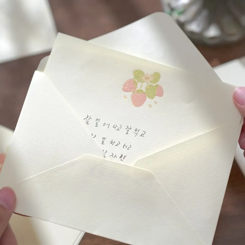 Stationery Set (4 Vintage Style Paper Sheets + 2 Envelopes) retro Letter Writing Paper For Love Letter Party Invitations writing paper set