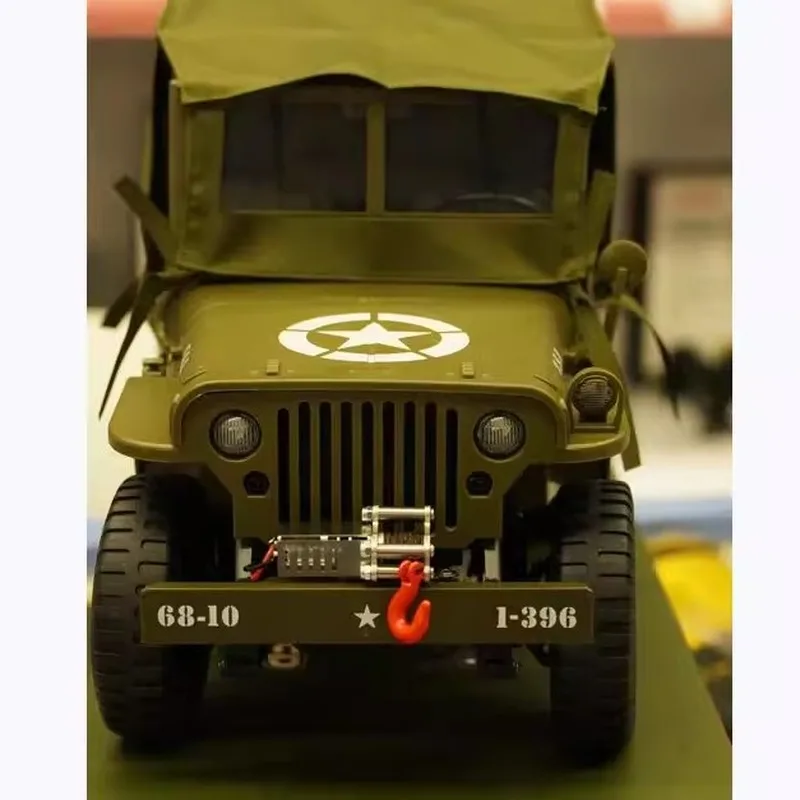 Voiture RC Jeep 4x4 JJRC C8815 1:10 - 2.4G, Avec Treuil Et Housse, Prête à Rouler