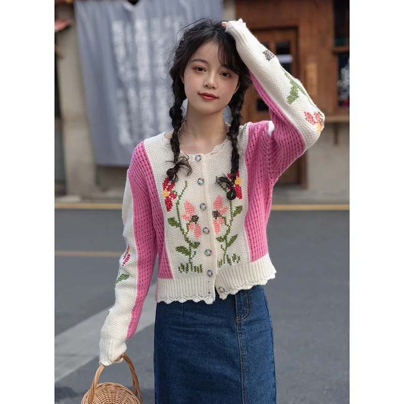 

2022 Sweet Girl Korean Sweet Embroidered Knitted Cardigan Short Sweater Women's Coat Women's Early Autumn New Soft Waxy Top