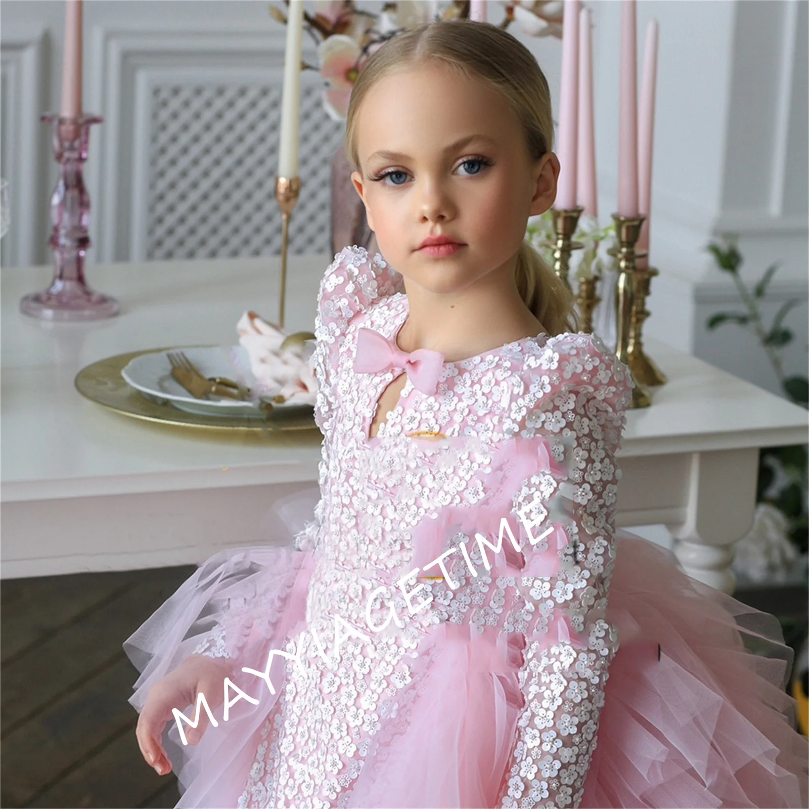 

Luxury Full Flower Girl Dresses for Women 2023 Scoop Wedding Party Gowns with Applique Summer Tiered Sweep Train