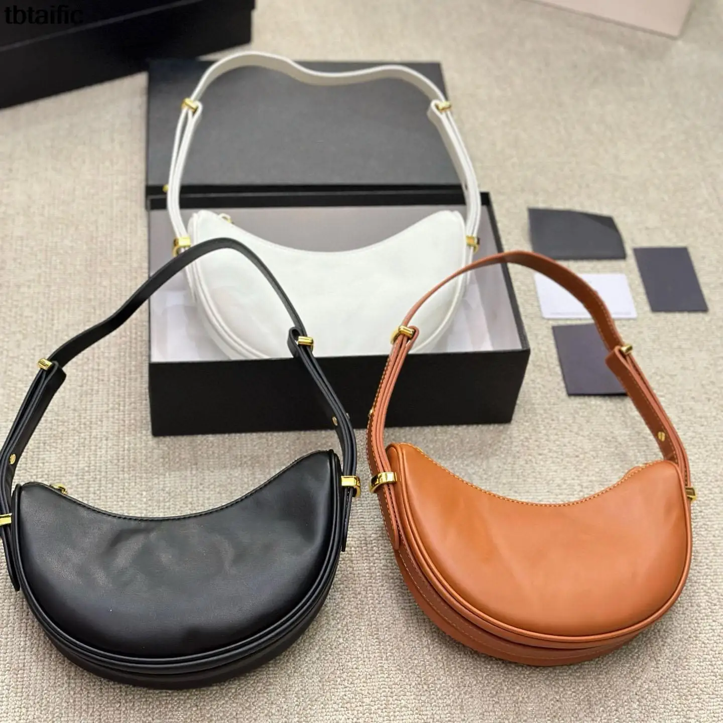 

Designer Armpit Bag Classic Crescent Bags Adjustable Shoulder Strap Shoulder Bag Solid Color Metal Letter Bags For Women