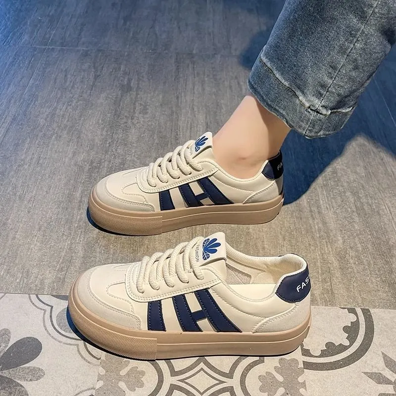 Women's Vulcanize Shoes Design Round Toe Lace Up Sports Casual Women's Sneaker Shoes Comfortable flat shoes zapatos de mujer 3