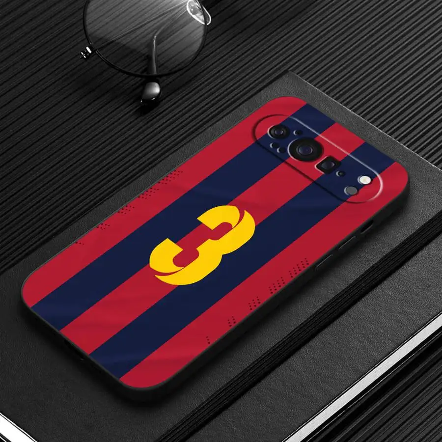 Football-Themed Phone Case - Stylish Protective  Cover