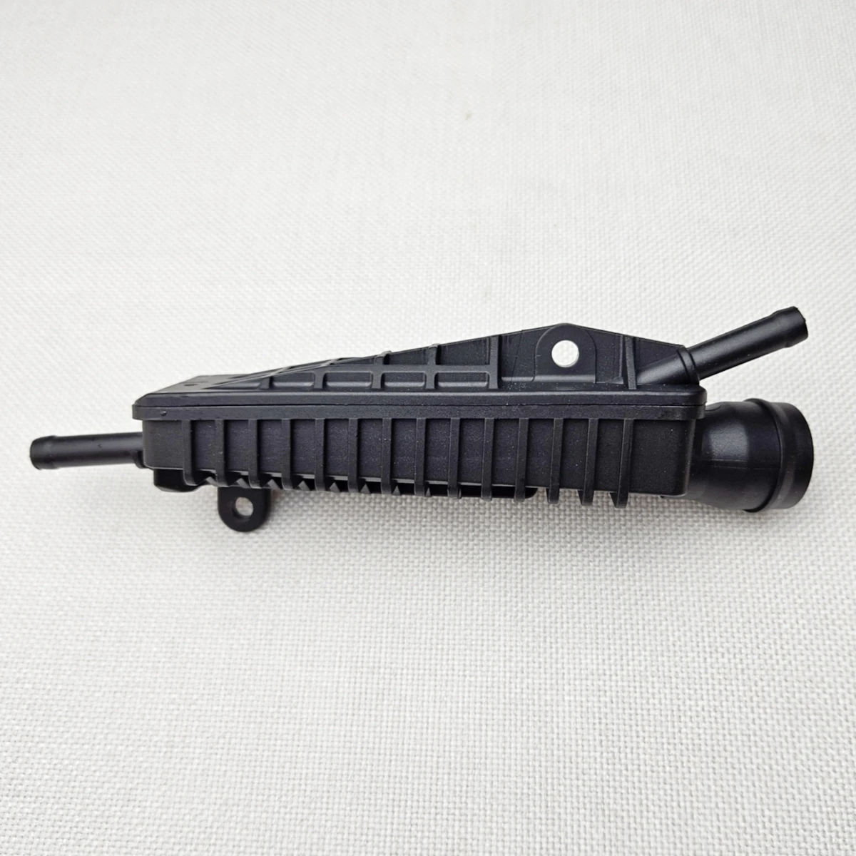1Pcs Engine Intake Pipe for Jetta Golf Polo Skoda Octavia Fabia