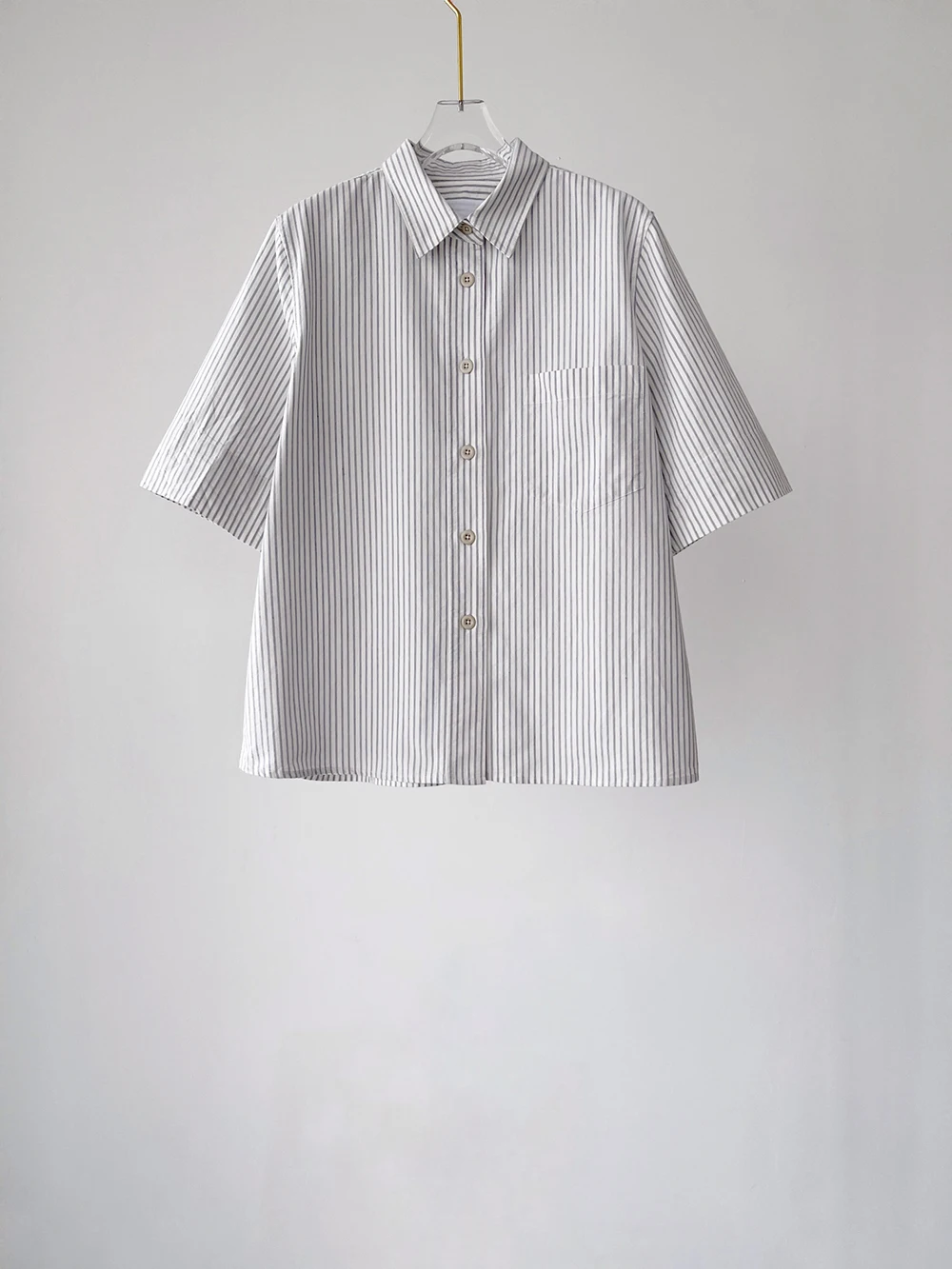 

2022 summer classic blue and white vertical striped shirt women blouses