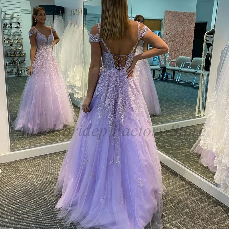 

Fivsole Popular V-neck A Line Tulle Lace Appliques Long Evening Gowns Spaghetti Straps Backless Prom Dresses Robes De Soirée