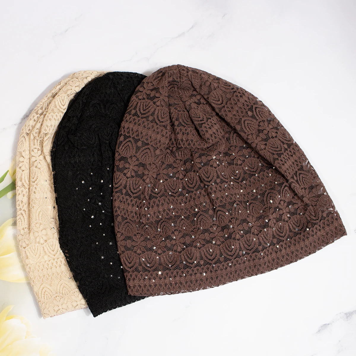 Damen Mode Spitzen-Mützen Strass-Blumen Spitze Atmungsaktive Frühling-Sommer Beanie-Kappen – Detail 8