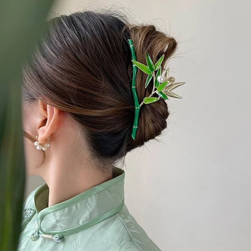 

Summer Sweet Mustard Green Bamboo Hair Claw Hairpin Ladies Headdress Hair Catch Shark Clip Bangs Hair Accessories for Women