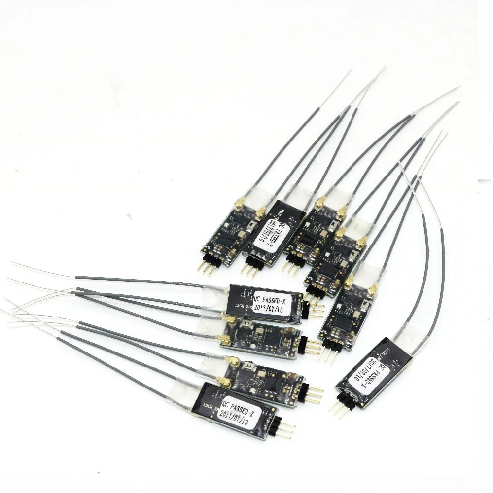 Détail des ports SBUS et PPM du récepteur Radiolink R6DSM pour modélisme.