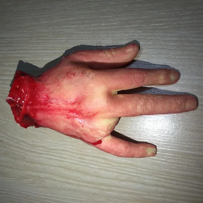 Halloween props Fake Severed Hands Zombie Hand Severed Arm Broken Body Parts for Haunted House Halloween Decorations Tricky Toys